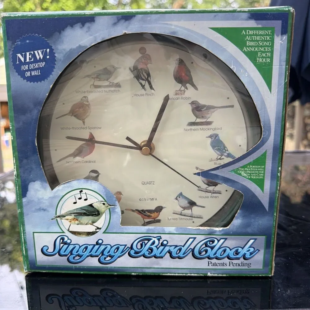 The Original Singing Bird Wall / Desk Sound Clock, 8 Inch, Green - Brand New!